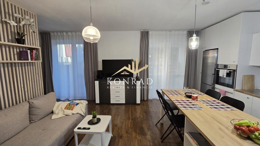 NA PREDAJ | 1 izb. byt | 43m²+16m2 | Vráble