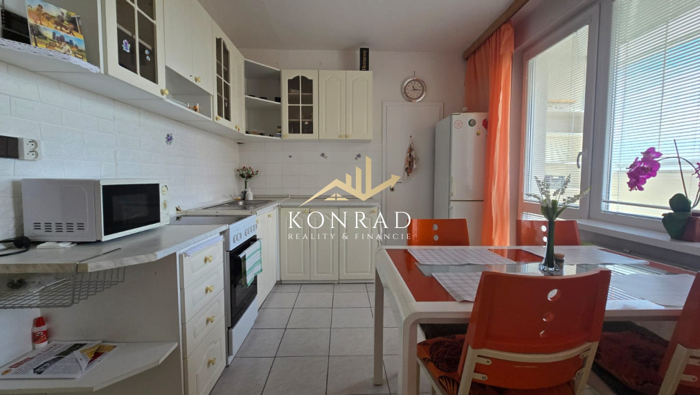 NA PREDAJ | 3 izb. byt | 68m² | Vráble