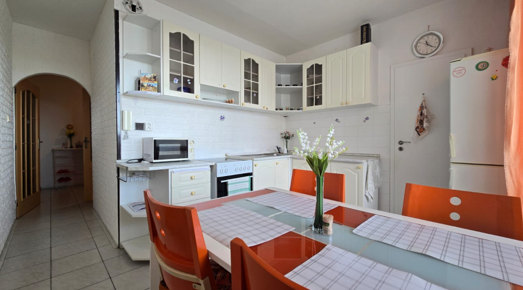 NA PREDAJ | 3 izb. byt | 68m² | Vráble