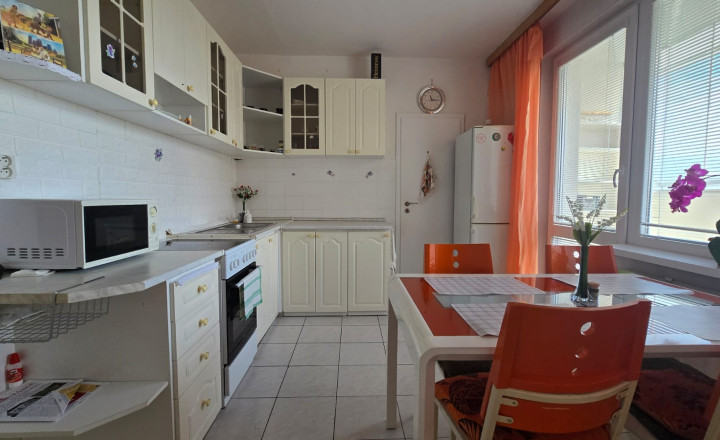 NA PREDAJ | 3 izb. byt | 68m² | Vráble - fotografia 1