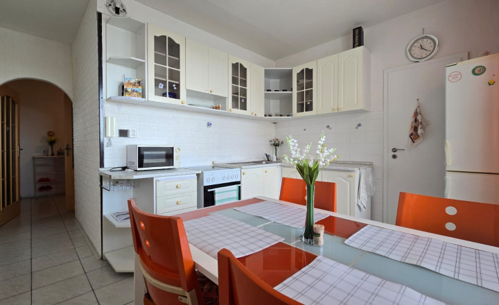 NA PREDAJ | 3 izb. byt | 68m² | Vráble